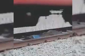 Video: Man’s stunt before running train enrages netizens