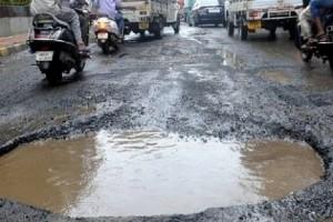 Youth dies due to pothole accident on birthday; police files case for rash driving on him!