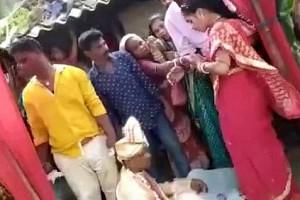 Bride removes bangles in wedding rituals, groom faints - details!