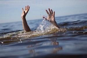 Auto driver puts life on line to save two from drowning