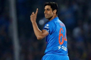 Ashish Nehra to make a comeback into cricket