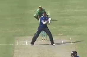 Batsman plays bizarre shot, fans names it “Heliscoop”