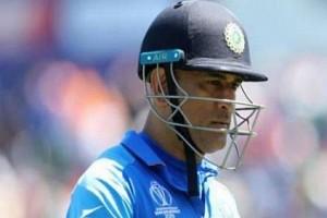 Twitter user trolled CSK for Dhoni's performance - Checkout how they gave it back!