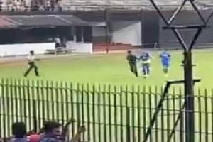 VIDEO: Fan Climbs Barricade to Meet MS Dhoni At Chepauk Stadium; ‘Thala’s’ Reaction is Unmissable!