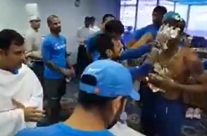 Hardik Pandya celebrates birthday with Team India