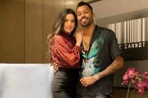 Viral! Hardik Pandya Shares Adorable Photos of Holi Celebration With Fiancee Natasa Stankovic 