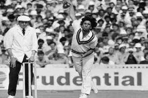 Legendary Pakistani Bowler Passes Away; Entire Cricket Community is Heart Broken!