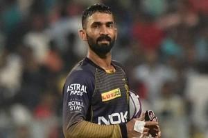 Eoin Morgan or Dinesh Karthik, Who Will Captain KKR? Brendon McCullum Confirms!