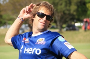 Jonty Rhodes picks Suresh Raina as India's best fielder