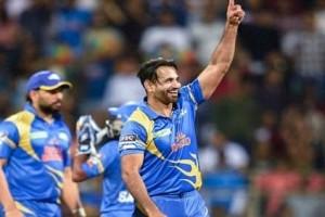 VIDEO: Mohammad Kaif’s Stunning Catch, Irfan Pathan’s EPIC Knock Lights Up Stadium 
