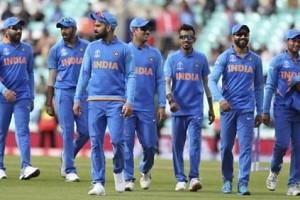 CWC2019: This cricketer visited Team India in London despite being on crutches