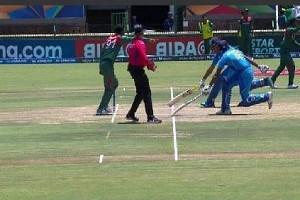 VIDEO: U-19 World Cup Final: 2 Indian Batsmen Run Towards Same End; Umpires Confused as to Whom to give OUT