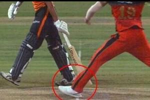 Another controversy !!! Umpire goes ahead even after realizing mistake !!!