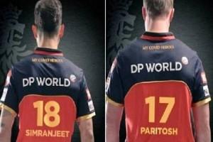 IPL 2020: Virat Kohli and AB de Villiers Will Be Seen Wearing RCB Jersey With Different Names: Read Why? 
