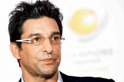 Wasim Akram Humiliate, Questioned Publicly At Manchester Airport