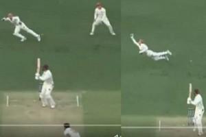 Video: Unbelievable flying one-handed catch by Alex Carey!