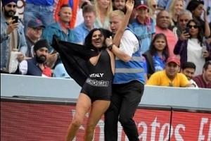 Promoting Porn Site Woman Run Into Field During World Cup Finals: Photo Viral
