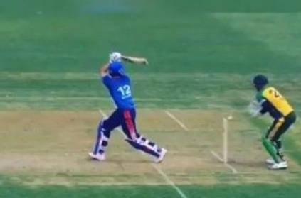 Yuvraj Singh walks off despite being not-out: Video Goes Viral
