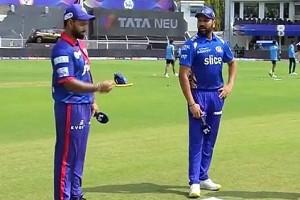 Delhi Capitals becomes the second team to field 2 overseas players in playing XI!