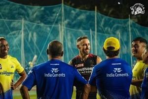 IPL 2022: Faf du Plessis opens up on MS Dhoni returning as captain!
