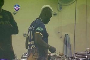 Andre Russell eats dinner after dismissal, gets trolled!