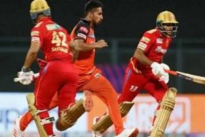 IPL 2022: Mayank Agarwal get hits in ribs by Umran Malik's bouncer!