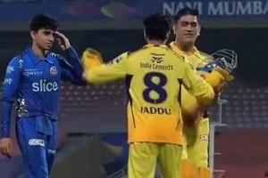 IPL 2022: Ravindra Jadeja bows down to MS Dhoni after thrilling victory over Mumbai Indians!