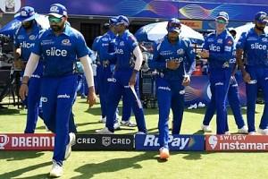 Popular Mumbai Indians WI player retires from International cricket! Details!