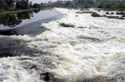 ஆற்றில் சிக்கித்தவித்த மாணவர்களை...விரைந்து மீட்ட காவல்துறை!
