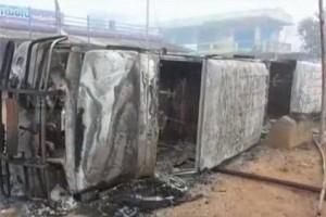 ‘கஜா’ புயல்: பாதிப்பை காண காலதாமதமாக வந்த வட்டாட்சியர் வாகனத்தை கொளுத்திய பொதுமக்கள்?