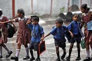 கனமழை எதிரொலி: 'சென்னை உட்பட'..5 மாவட்ட பள்ளி-கல்லூரிகளுக்கு நாளை விடுமுறை!