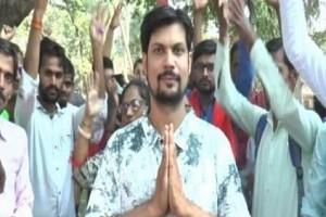 ‘அரசியல்வாதிகள் தவறுகிறார்கள்’:தன்னம்பிக்கையுடன் தேர்தலில் நிற்கும் ‘பேச்சு-செவி’ மாற்றுத்திறனாளி!