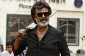 சூப்பர் ஸ்டாரின் 'காலா' டீசர் வெளியானது.. ரசிகர்கள் மகிழ்ச்சி!