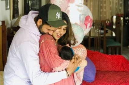 Rohit Sharma\'s daughter cute smile video goes viral