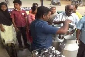 பிளாஸ்டிக் தடை.. சொந்த செலவில் தூக்குவாளிகள் தந்து அசத்தும் வியாபாரிகள்!