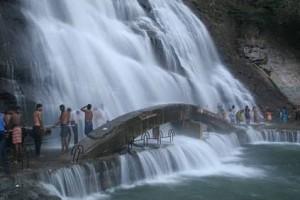 Tamil Nadu Man Dies while Bathing in Courtallam Falls; Reason Revealed