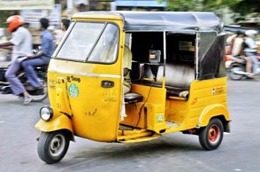 Auto driver tries to rob college student near Perambur, arrested