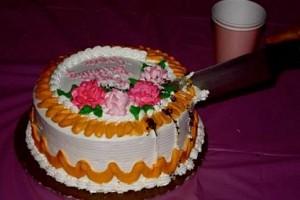 Chennai - Delivery man cuts cake machete; Arrested