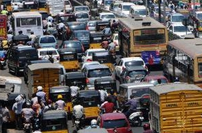 Chennai: Motorists affected due to heavy traffic