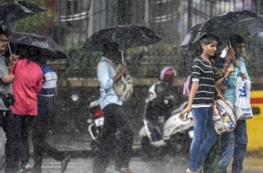 Chennai: Rains leave commuters in the lurch