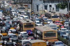 Chennai Traffic: Stuck on road due to rain and Diwali crowd