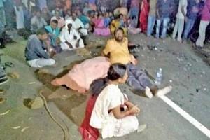 Coimbatore Doctor Sits With Dead Body Of Wife On Road, Blocks Traffic: Pictures Go Viral