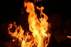Daughter sets sleeping mother on fire in TN