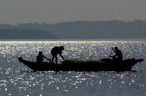 Hit by Sri Lankan navy ship, TN fishermen’s boat capsizes, fishermen struggle in the middle of ocean