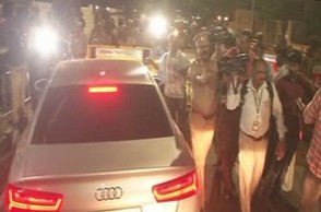 Just In: IT raid at Jayalalithaa’s Poes Garden residence