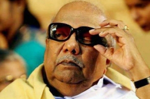 M Karunanidhi changes his signature glasses
