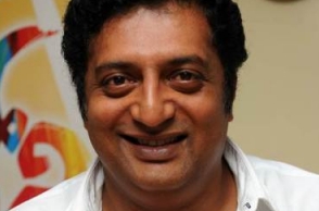 Not a fool to give back my national awards: Prakash Raj