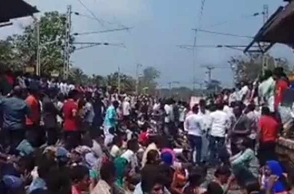 People hold massive protest in Kuzhithurai