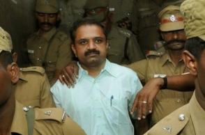 Perarivalan returns to Vellore prison as 2-month parole ends