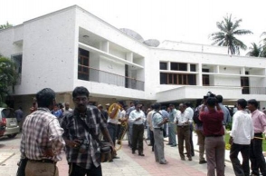 Police deployed before Jayalalithaa’s Poes Garden house